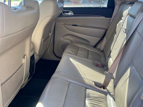 Used 2015 Jeep Grand Cherokee Limited w/ Trailer Tow Group IV image 15