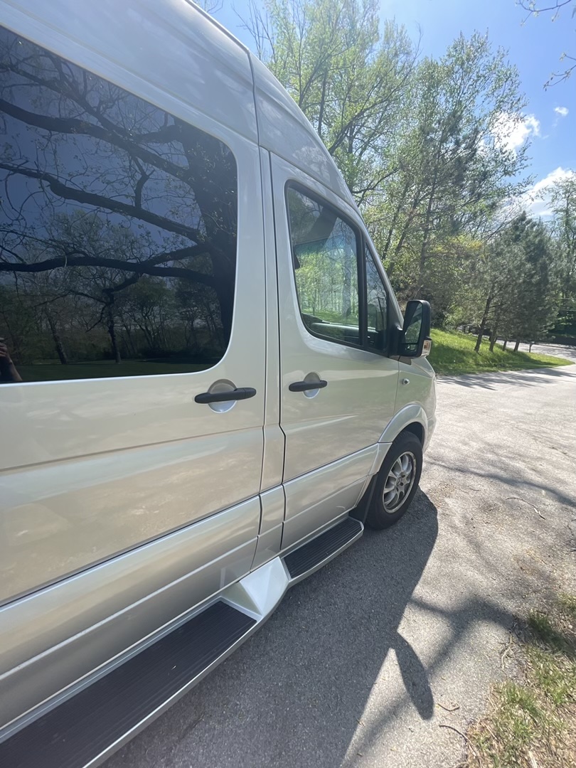 Used 2017 Mercedes-Benz Sprinter 2500 image 8