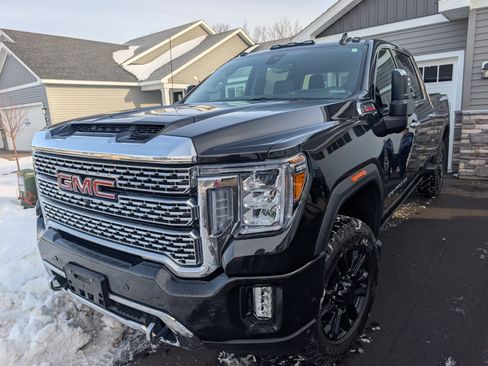 Used 2023 GMC Sierra 3500 Denali w/ Denali Black Diamond Edition image 10