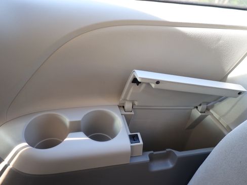 Used 2011 Toyota Sienna CE image 13