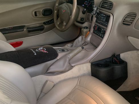 Used 2003 Chevrolet Corvette Coupe w/ Preferred Equipment Group image 8