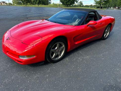 Used 1998 Chevrolet Corvette Convertible w/ Performance Handling Pkg RWD image 15