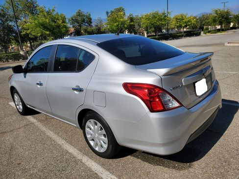 Used 2015 Nissan Versa SV image 6