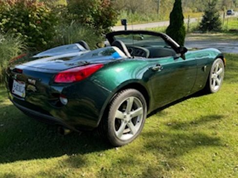 Used 2006 Pontiac Solstice Convertible w/ Premium Package image 9