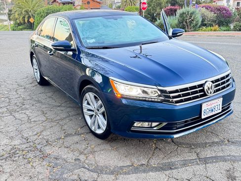 Used 2018 Volkswagen Passat 2.0T SE image 2