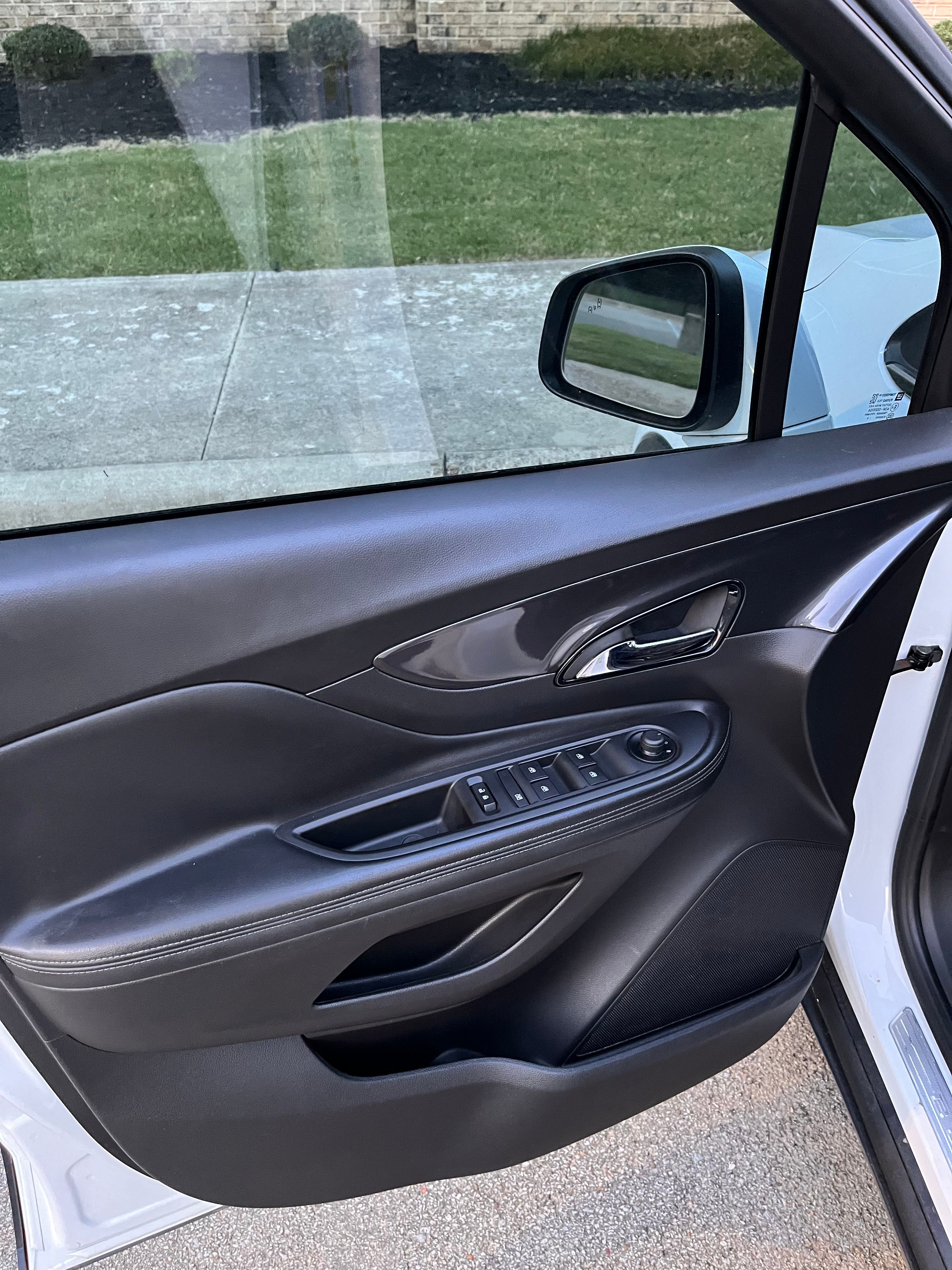 Used 2019 Buick Encore Preferred w/ Safety Package FWD image 9